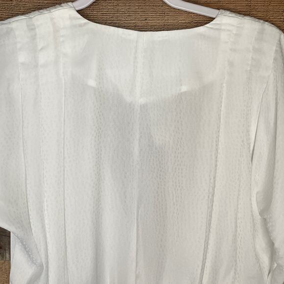 Express Deep V Neck Long Sleeve Blouse White Size Medium NWT - Picture 8 of 10
